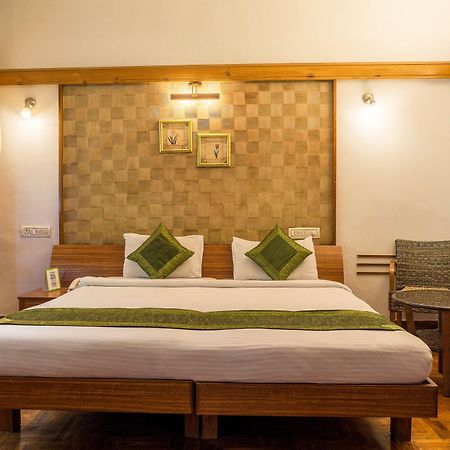 Treebo Trend Sahara Hotel Poona Buitenkant foto