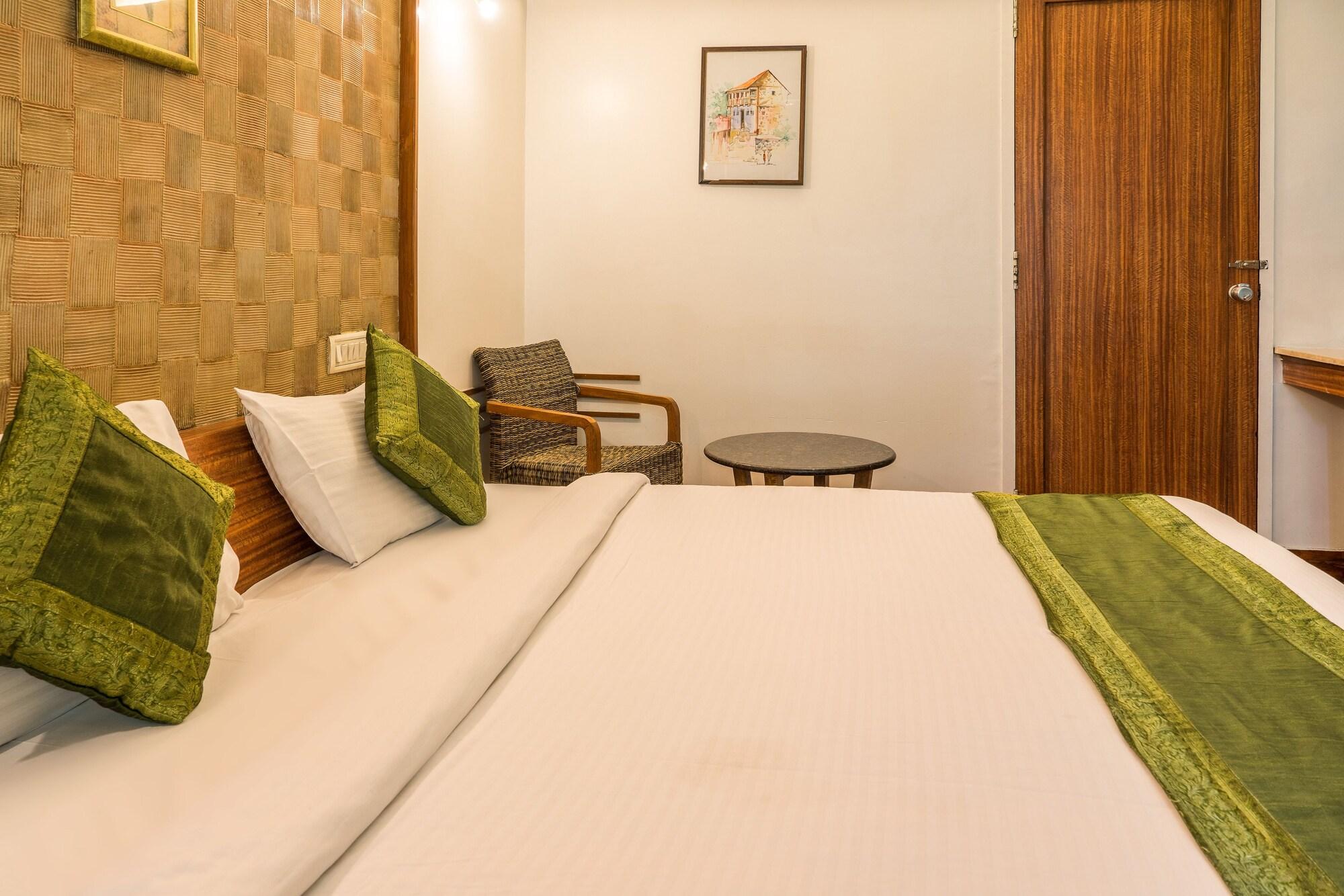 Treebo Trend Sahara Hotel Poona Buitenkant foto