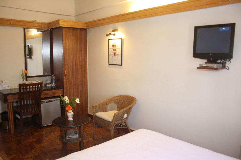 Treebo Trend Sahara Hotel Poona Buitenkant foto