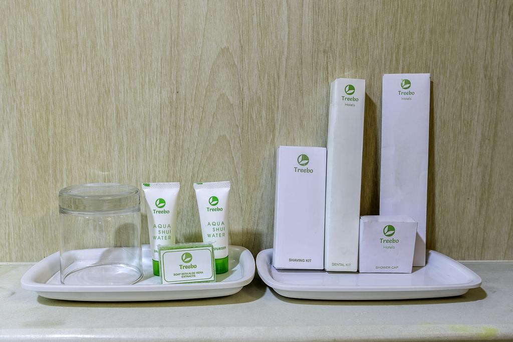 Treebo Trend Sahara Hotel Poona Buitenkant foto